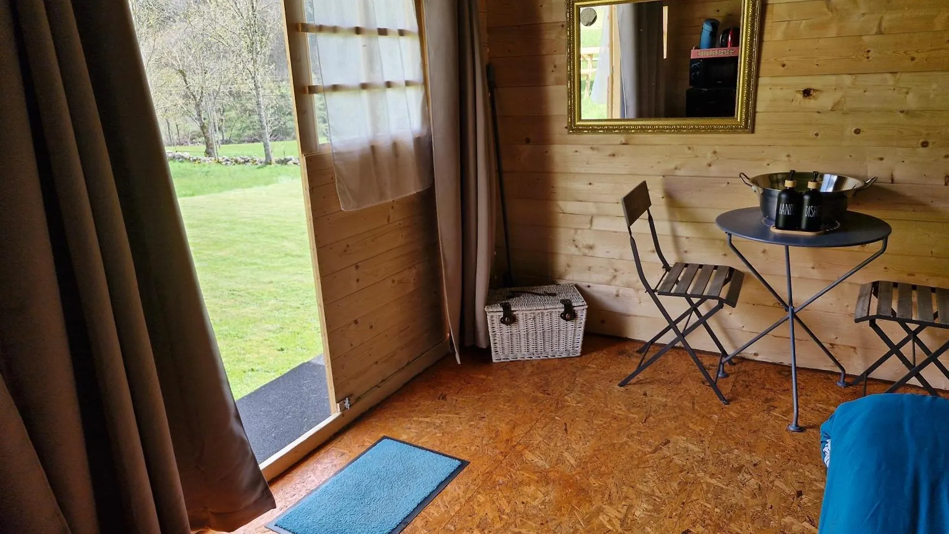 Campsite La Cabane Des Lucioles Saint-Julien-Boutieres
